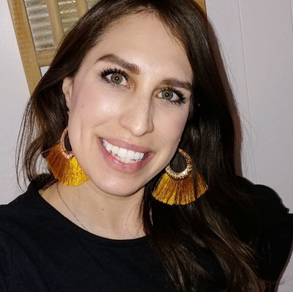 Meet your Posher, Danielle